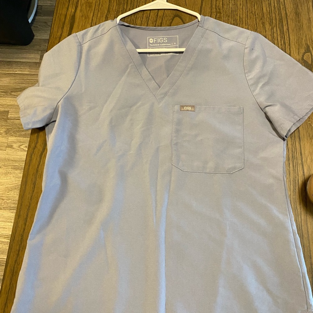 FIGS Catarina one pocket scrub top